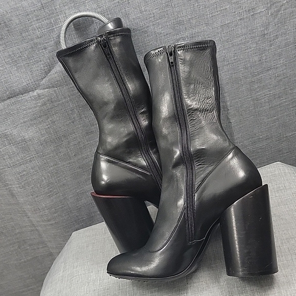 Givenchy Black Leather Stretch Runway Boot Block Heel Women\'s SZ 37 / 7 US READ